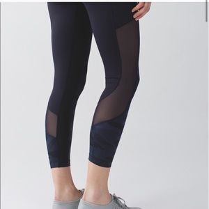 Lululemon Seek The Heat Crops Navy Camo